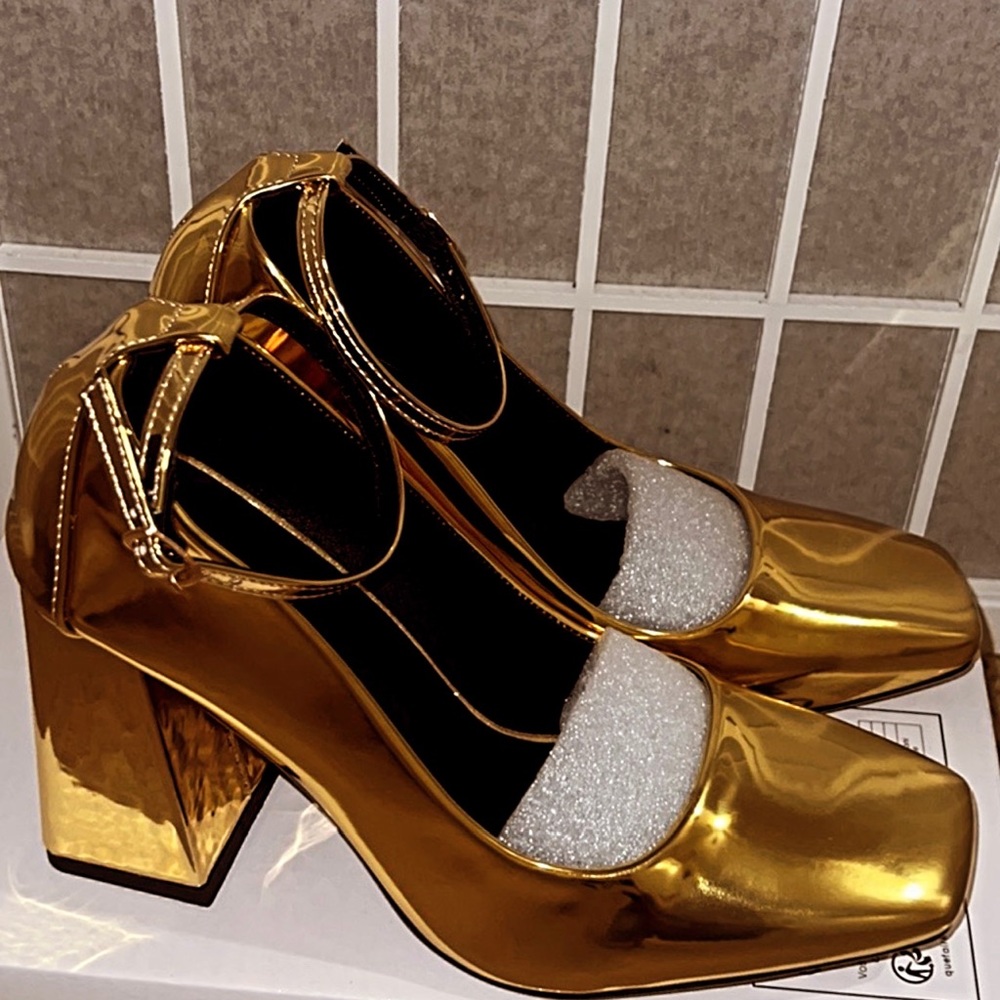Gold Shoes. Perfect For The Holiday Season✨✨✨✨